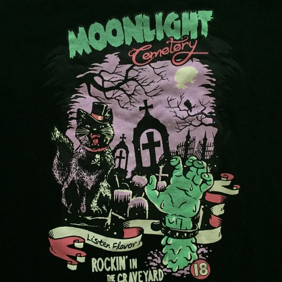 Listen Flavor Creepy, Horror Tee - Picture 2 of 4